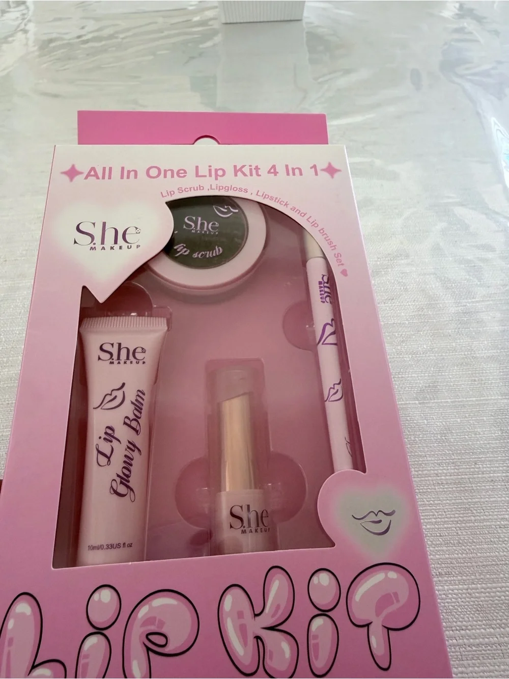 She makeup All-In-One Lip Kit 4 in 1 - lip scrub, lipgloss, lipstick, lip brush